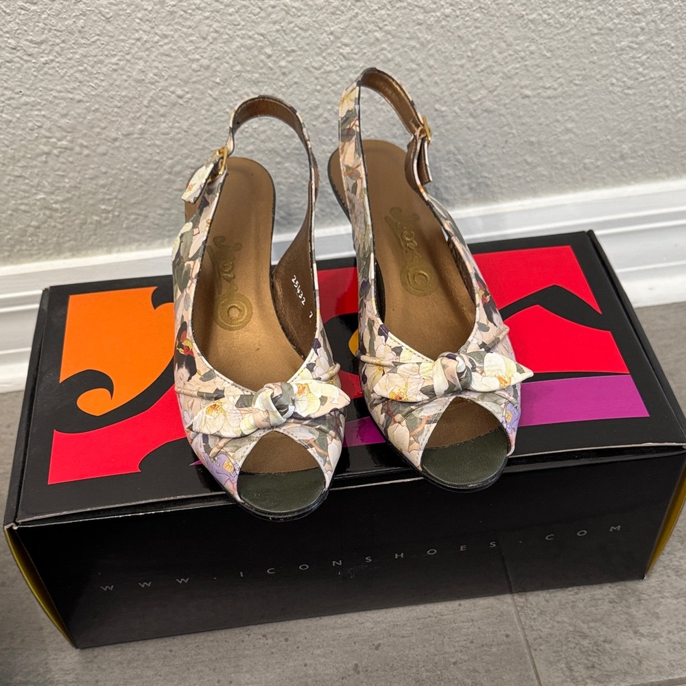 ICON Women's Floral “Sleeping Lady” Slingback Heels